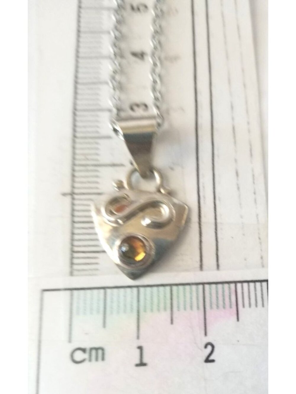 Necklace Silver Amber Triangle  4.7  gr 23.5 ct  1.5 cm  x  3 cm  16" chain Ambe